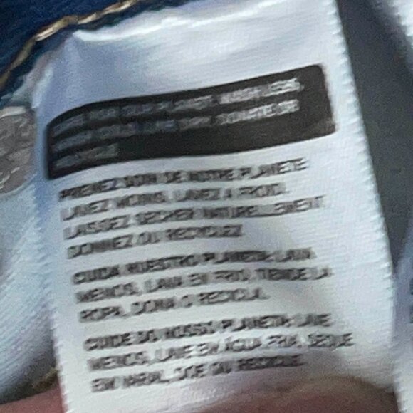 Levi's High Waisted Mom Jean Shorts Women 30x14 size 32 Blue Denim 100% Cotton - Picture 4 of 10